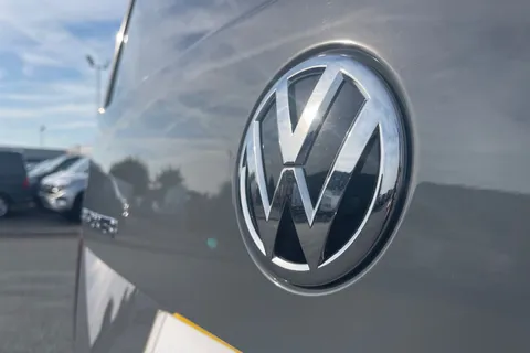 DF74FCL Volkswagen Transporter 2.0 TDI 110 Highline Van Thumbnail #33