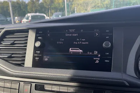 DF74FCL Volkswagen Transporter 2.0 TDI 110 Highline Van Thumbnail #56