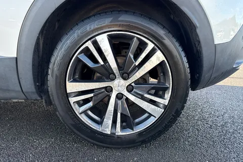 23 of 64 for PEUGEOT 3008 1.2 PureTech GT Line Euro 6 (s/s) 5dr