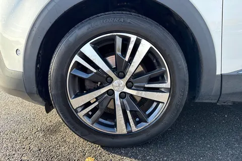 24 of 64 for PEUGEOT 3008 1.2 PureTech GT Line Euro 6 (s/s) 5dr