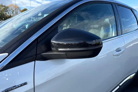 29 of 64 for PEUGEOT 3008 1.2 PureTech GT Line Euro 6 (s/s) 5dr