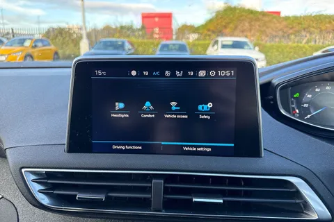 52 of 64 for PEUGEOT 3008 1.2 PureTech GT Line Euro 6 (s/s) 5dr