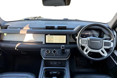 DT73ZHH Land Rover Defender 110 3.0 D250 XS Edition 5dr Thumbnail #10
