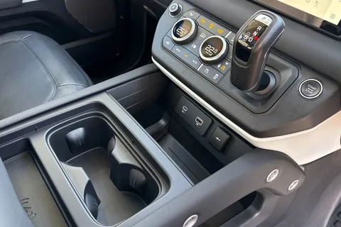 DT73ZHH Land Rover Defender 110 3.0 D250 XS Edition 5dr Thumbnail #14