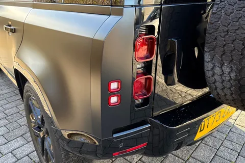 DT73ZHH Land Rover Defender 110 3.0 D250 XS Edition 5dr Thumbnail #20