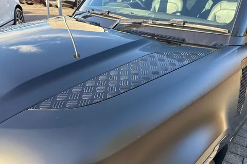 DT73ZHH Land Rover Defender 110 3.0 D250 XS Edition 5dr Thumbnail #21