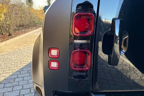 DT73ZHH Land Rover Defender 110 3.0 D250 XS Edition 5dr Thumbnail #27