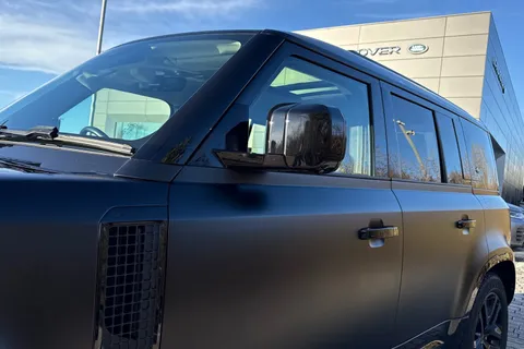 DT73ZHH Land Rover Defender 110 3.0 D250 XS Edition 5dr Thumbnail #31