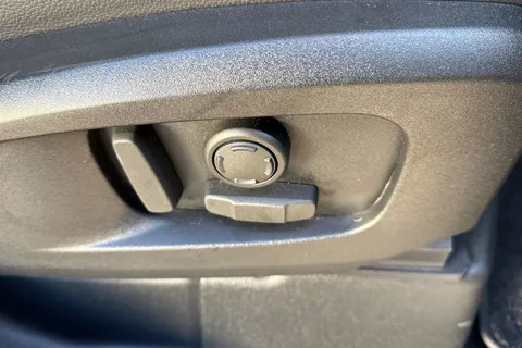 DT73ZHH Land Rover Defender 110 3.0 D250 XS Edition 5dr Thumbnail #34