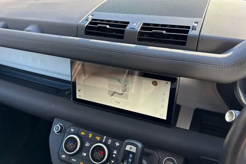 DT73ZHH Land Rover Defender 110 3.0 D250 XS Edition 5dr Thumbnail #36