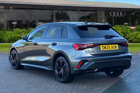 DW25AUK Audi A3 Black Edition 40 TFSI e  204 PS S tronic Thumbnail #3