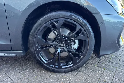 DW25AUK Audi A3 Black Edition 40 TFSI e  204 PS S tronic Thumbnail #10