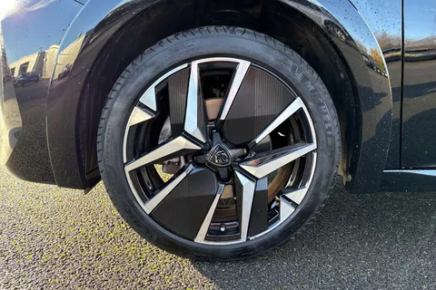 NJ74XOG PEUGEOT 208 1.2 PureTech GT Euro 6 (s/s) 5dr Thumbnail #13