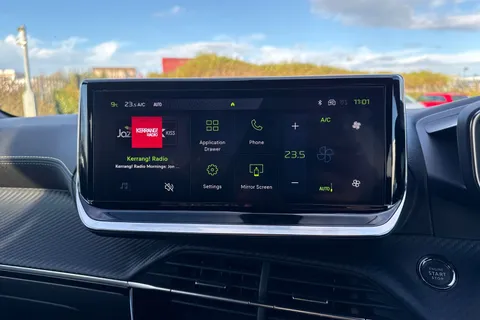 NJ74XOG PEUGEOT 208 1.2 PureTech GT Euro 6 (s/s) 5dr Thumbnail #17