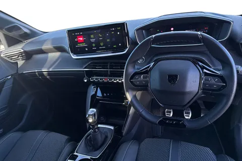 NJ74XOG PEUGEOT 208 1.2 PureTech GT Euro 6 (s/s) 5dr Thumbnail #18