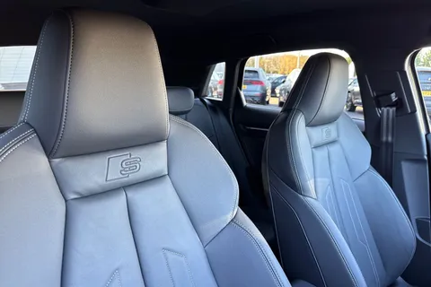 DW25AUK Audi A3 Black Edition 40 TFSI e  204 PS S tronic Thumbnail #24