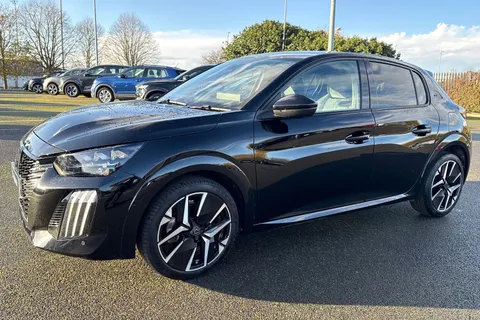 NJ74XOG PEUGEOT 208 1.2 PureTech GT Euro 6 (s/s) 5dr Thumbnail #27