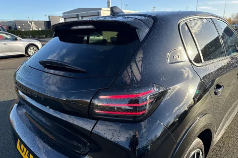 NJ74XOG PEUGEOT 208 1.2 PureTech GT Euro 6 (s/s) 5dr Thumbnail #32