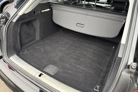 DA22PVD Audi A4 Avant Avant Sport Edition 35 TFSI  150 PS S tronic Thumbnail #35