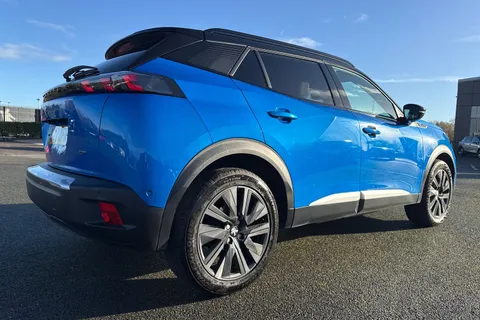 33 of 66 for PEUGEOT e-2008 50kWh GT Premium Auto 5dr