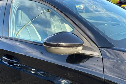 NJ74XOG PEUGEOT 208 1.2 PureTech GT Euro 6 (s/s) 5dr Thumbnail #37