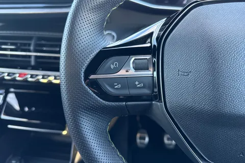 NJ74XOG PEUGEOT 208 1.2 PureTech GT Euro 6 (s/s) 5dr Thumbnail #39