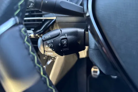 NJ74XOG PEUGEOT 208 1.2 PureTech GT Euro 6 (s/s) 5dr Thumbnail #41