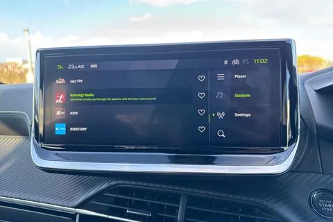 NJ74XOG PEUGEOT 208 1.2 PureTech GT Euro 6 (s/s) 5dr Thumbnail #44