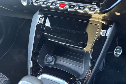 NJ74XOG PEUGEOT 208 1.2 PureTech GT Euro 6 (s/s) 5dr Thumbnail #55