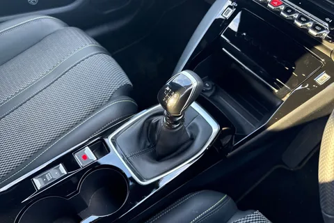 NJ74XOG PEUGEOT 208 1.2 PureTech GT Euro 6 (s/s) 5dr Thumbnail #57