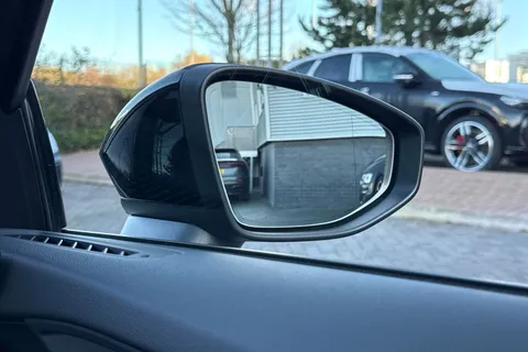 DW25AUK Audi A3 Black Edition 40 TFSI e  204 PS S tronic Thumbnail #61