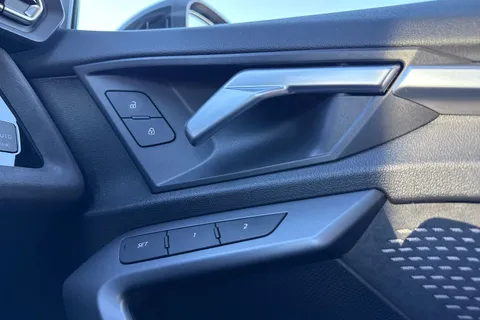 DF74UKW Audi S3 Black Edition TFSI  333 PS S tronic Thumbnail #22