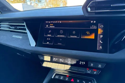 DF74UKW Audi S3 Black Edition TFSI  333 PS S tronic Thumbnail #37