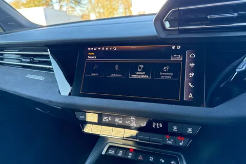 DF74UKW Audi S3 Black Edition TFSI  333 PS S tronic Thumbnail #39