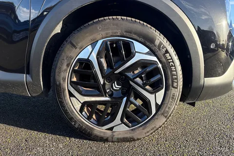 KW74RYX Citroën C4 X 1.2 PureTech MAX Fastback EAT8 Euro 6 (s/s) 4dr Thumbnail #10