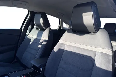 KW74RYX Citroën C4 X 1.2 PureTech MAX Fastback EAT8 Euro 6 (s/s) 4dr Thumbnail #16