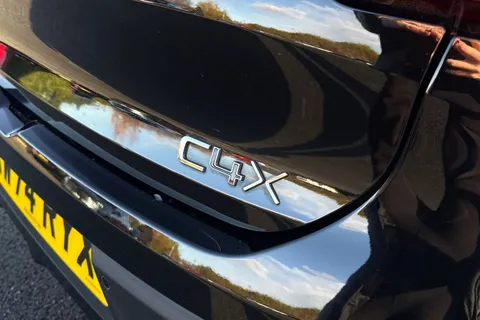 KW74RYX Citroën C4 X 1.2 PureTech MAX Fastback EAT8 Euro 6 (s/s) 4dr Thumbnail #34