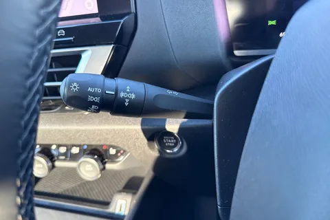 KW74RYX Citroën C4 X 1.2 PureTech MAX Fastback EAT8 Euro 6 (s/s) 4dr Thumbnail #42