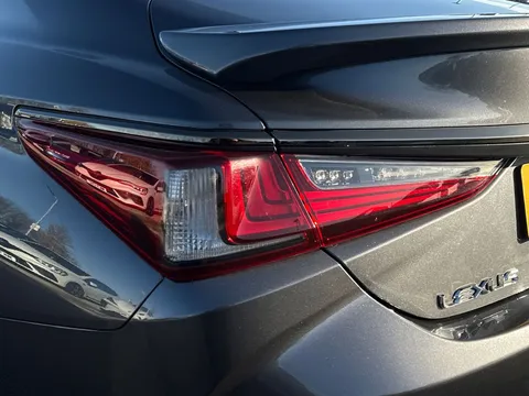 MF23BTX Lexus Es 2.5 300h F Sport E-CVT Euro 6 (s/s) 4dr Thumbnail #16