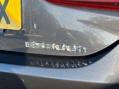 MF23BTX Lexus Es 2.5 300h F Sport E-CVT Euro 6 (s/s) 4dr Thumbnail #25