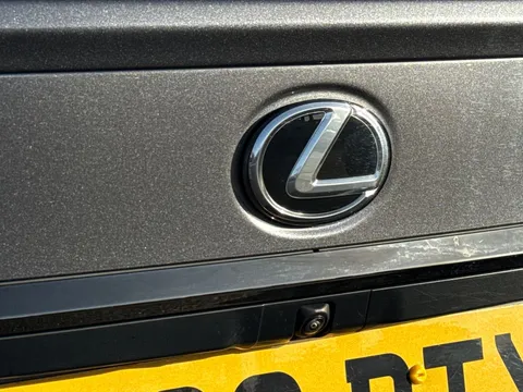 MF23BTX Lexus Es 2.5 300h F Sport E-CVT Euro 6 (s/s) 4dr Thumbnail #26