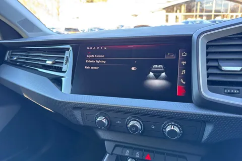 DG23BYM Audi A1 Sport 25 TFSI 95 PS 5-speed Thumbnail #40