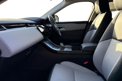 KM74EAJ Land Rover Range Rover Velar 2.0 P400e Dynamic HSE 5dr Thumbnail #3