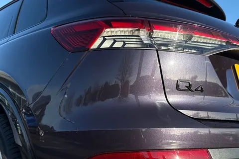 KM25LHW Audi Q4 e-tron Q4  Black Edition 45 e-tron  210,00 kW Thumbnail #17