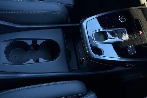 KM25LHW Audi Q4 e-tron Q4  Black Edition 45 e-tron  210,00 kW Thumbnail #21