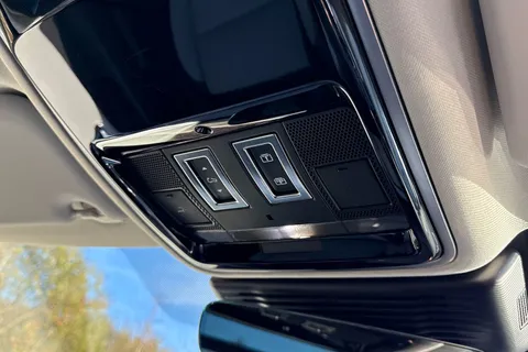 KM74EAJ Land Rover Range Rover Velar 2.0 P400e Dynamic HSE 5dr Thumbnail #24