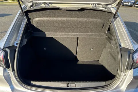 RV71HRL PEUGEOT e-208 50kWh Allure Premium Auto 5dr Thumbnail #7