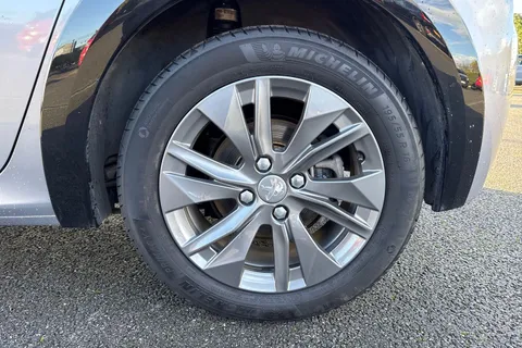 RV71HRL PEUGEOT e-208 50kWh Allure Premium Auto 5dr Thumbnail #13