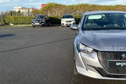 RV71HRL PEUGEOT e-208 50kWh Allure Premium Auto 5dr Thumbnail #26