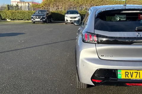 RV71HRL PEUGEOT e-208 50kWh Allure Premium Auto 5dr Thumbnail #35